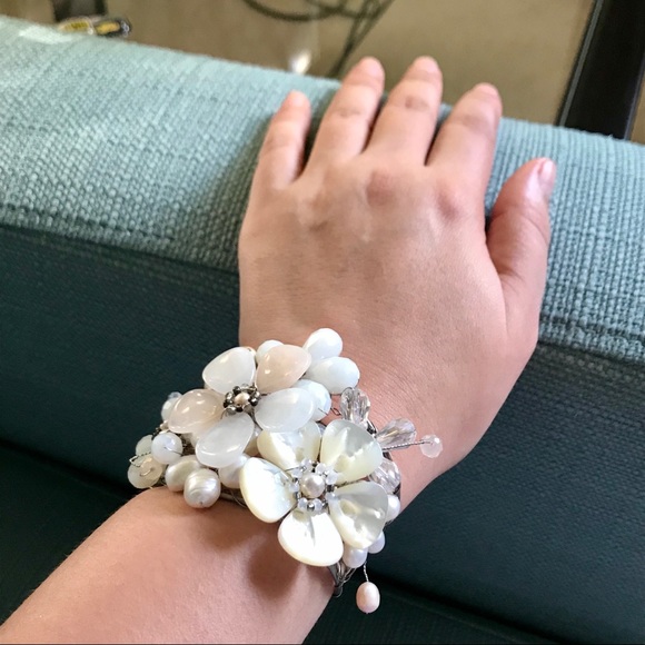 Anthropologie flowers bracelet cuff with pearls - Picture 7 of 12